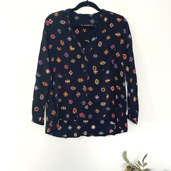 Zara Basic print, button down, High/low top size Medium - Picture 2 of 12